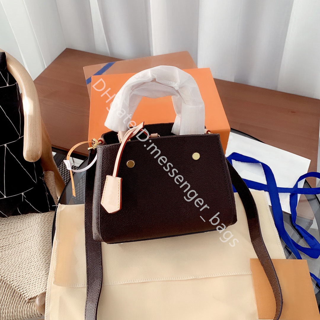 

2021 SS Famous Designer Women Fashion Handbags Shoulder Bags Plain Genuine Leather Open Pillow Interior Zipper Pocket Rivet Casual Totes, Color q