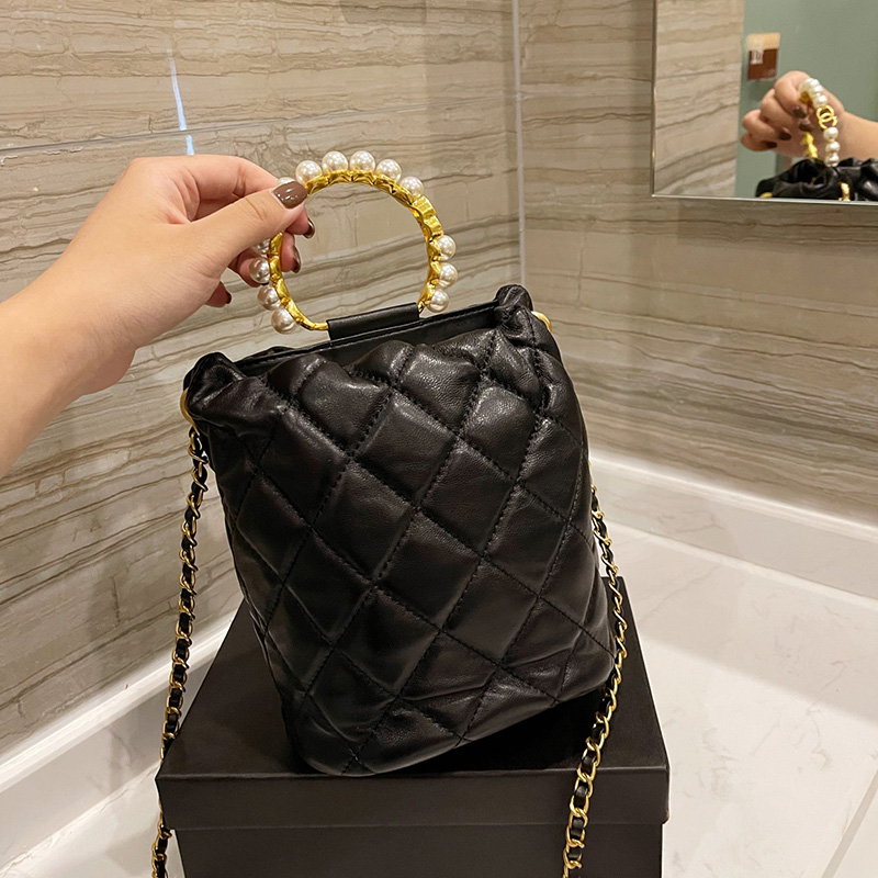 

Womens Calfskin Bucket Bags Classic Pearls Circle Top Handle Totes Drawstring Gold Hardware Cross Body Shoulder Quilted Matelasse Chain Desi