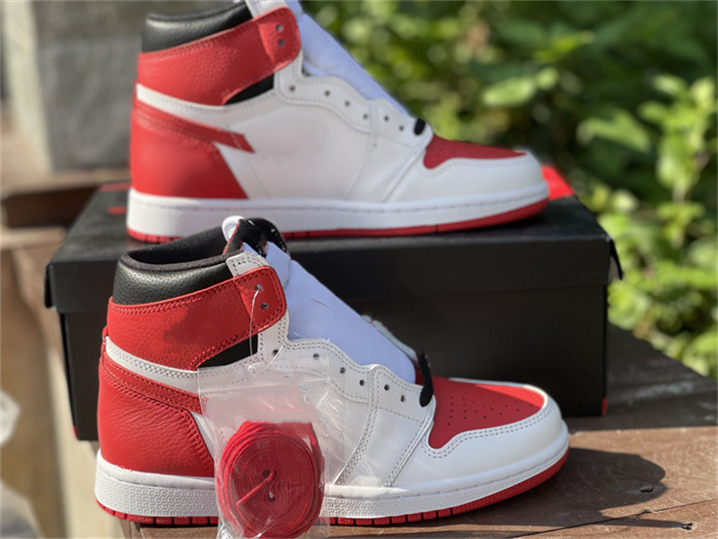 

2022 Release High 1 OG Heritage Basketball Shoes Mens White University Red Black Jumpman I Designer Sports Sneakers Size US5.5-12 With Shoebox