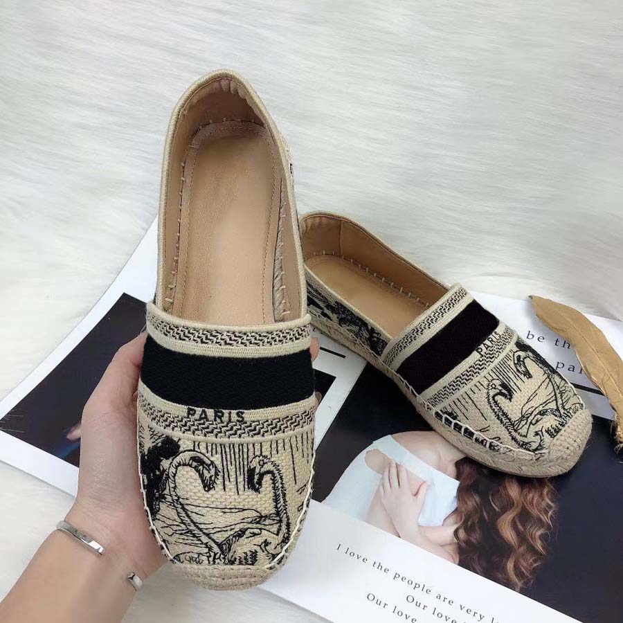 

Classics Women Platform Trainer Comfort Casual Shoe Sneaker Women Leisure platform Shoes Chaussures Trainers by dqshoe01 24, Box