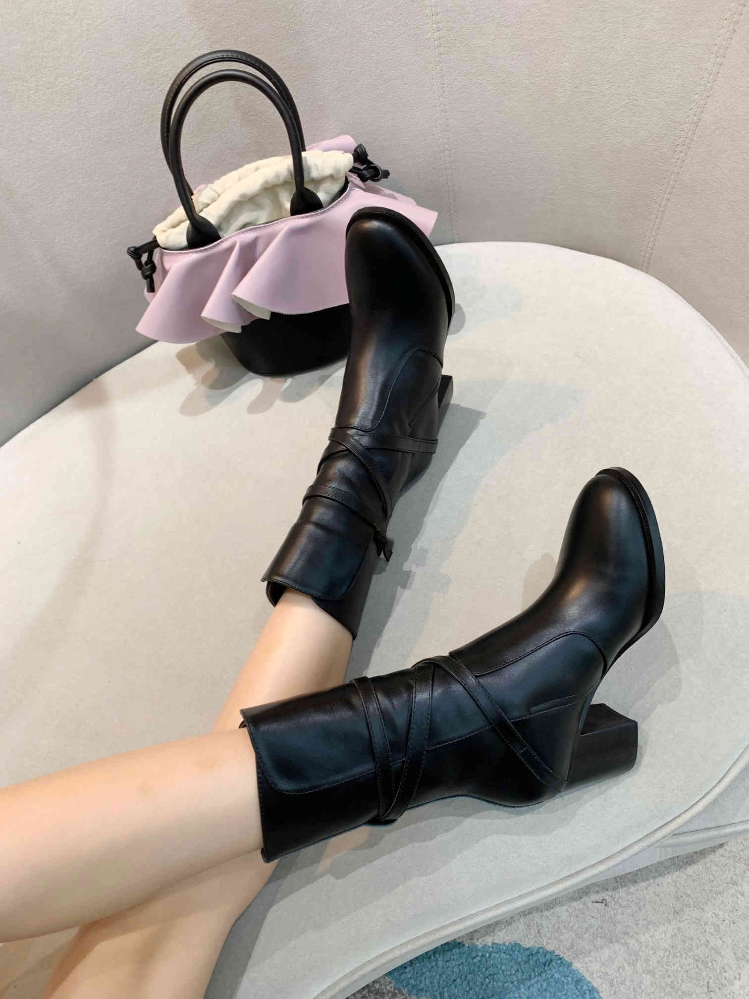 

Thick heel Martin boots women's leather high heel top layer cowhide short boots 21 spring and autumn new side zipper fashion single boots, Black