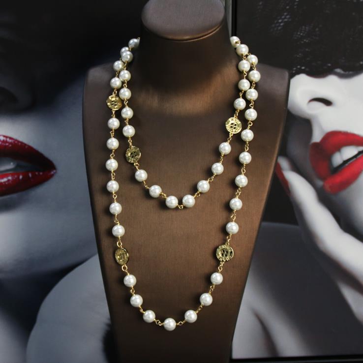 

Autumn and winter new pearl necklace button element small fragrance long sweater chain fashion