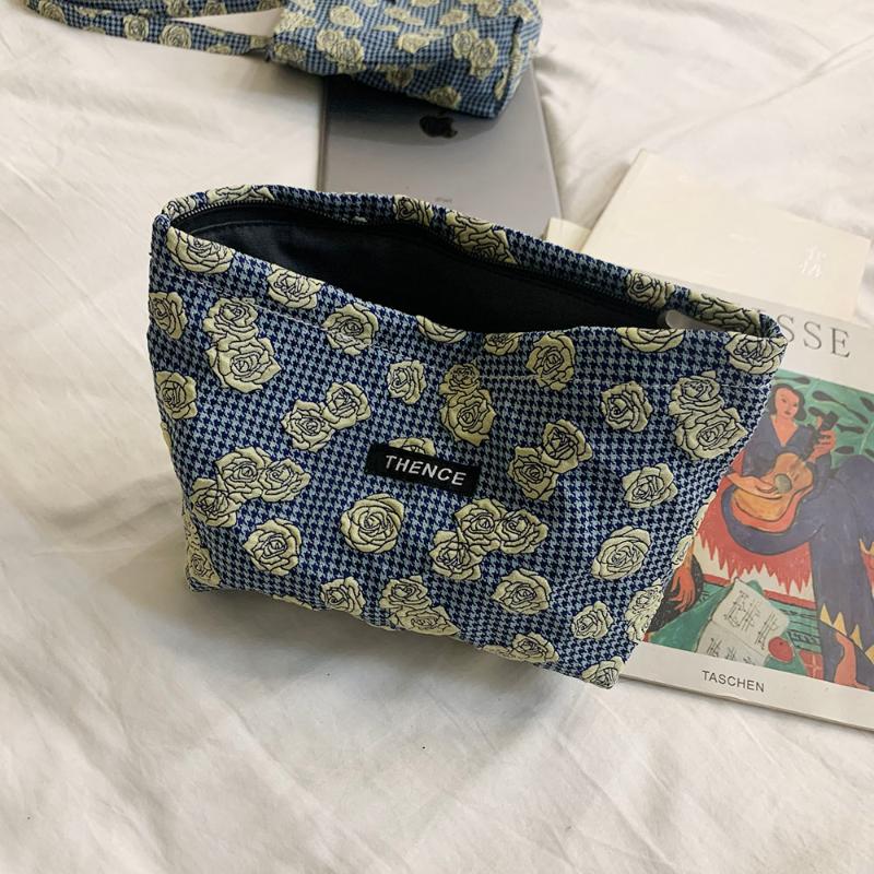 

Embossed Rose Makeup Bag Organizer Women Cosmetic Pouch Large Toiletry Wash Bag Necesserie Make Up Storage Girl Vintage Clutch, Red