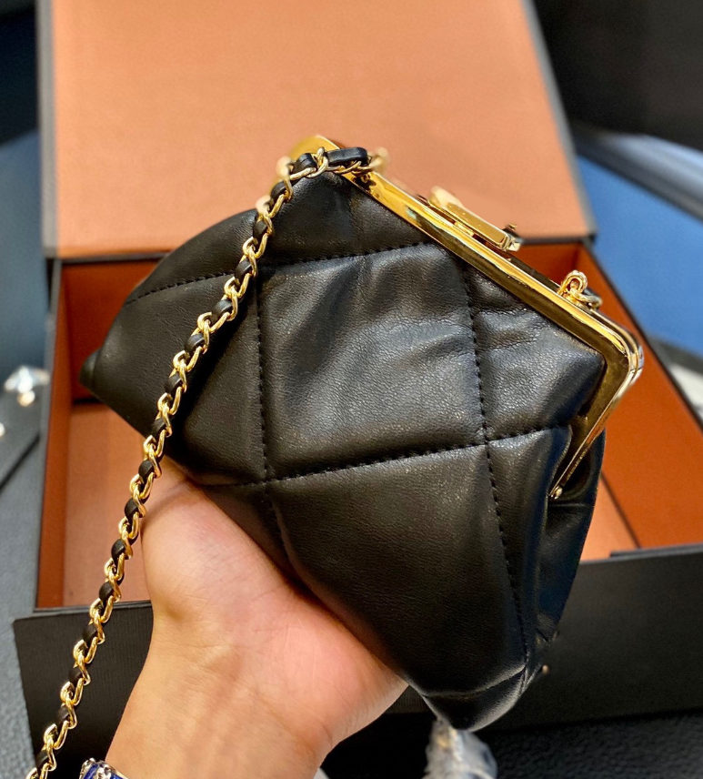 

Clip bag Luxurys Designers bag Lady Fashion Totes Clutch Bags Small Clip bag Chains Tote women channel bags Shoulder Bags