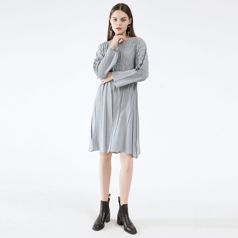 

2021 New Original Design Elegant Vintage Plus Size Korean Autumn Long Sleeve Diamond Pleated Es Abayas for Women Nvkp, Silver