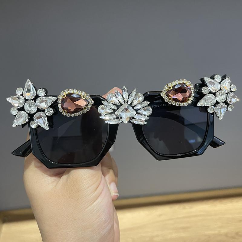 

Sunglasses Women 2021 Luxury Designer Vintage Flower Crystal Decoration Square Shades For UV400