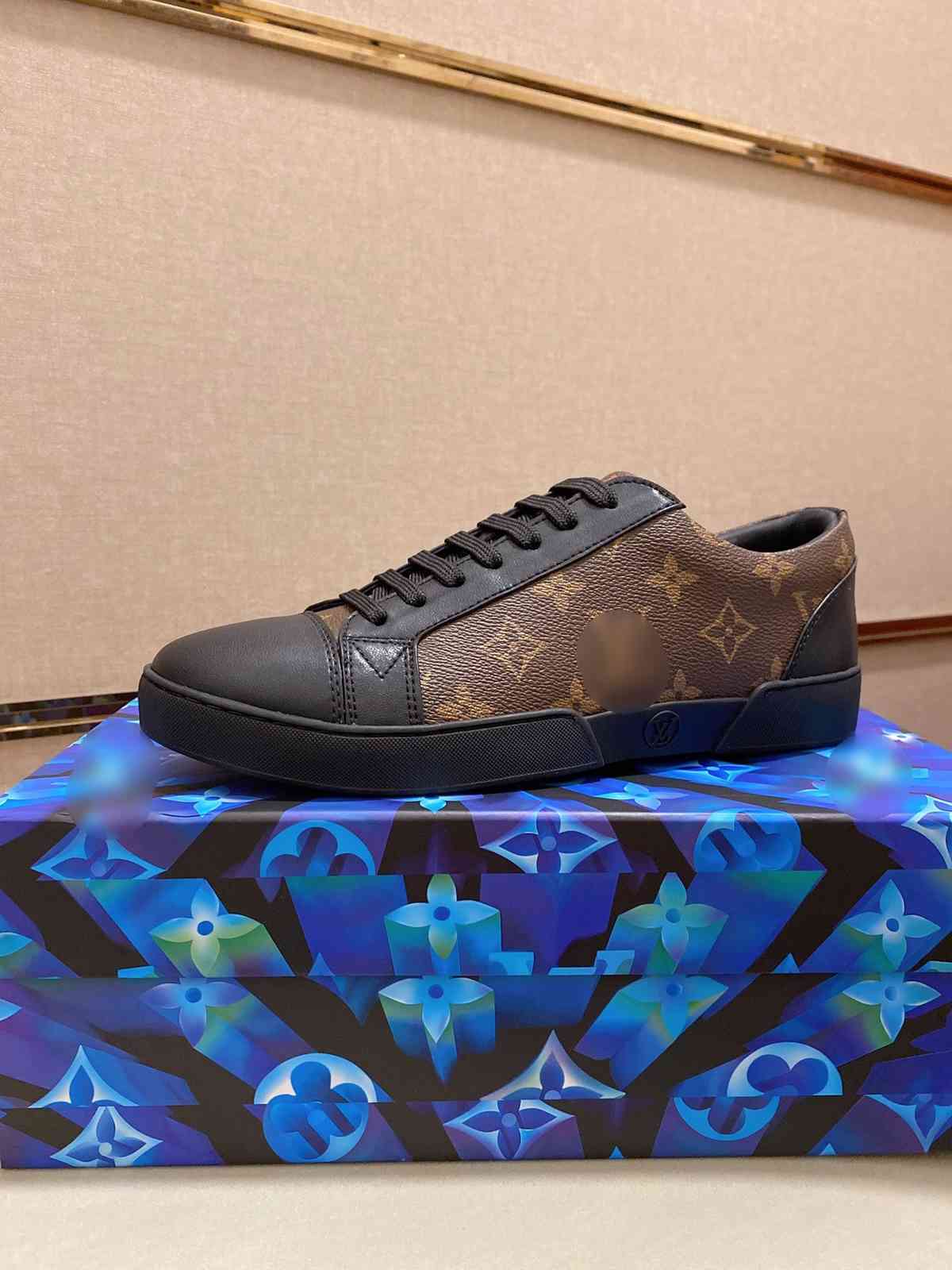 

Latest Men Designer Sports Shoes Comfortable Luxury Leather Mens Casual Shoe Sneakers Trainers High Quality, Black letter
