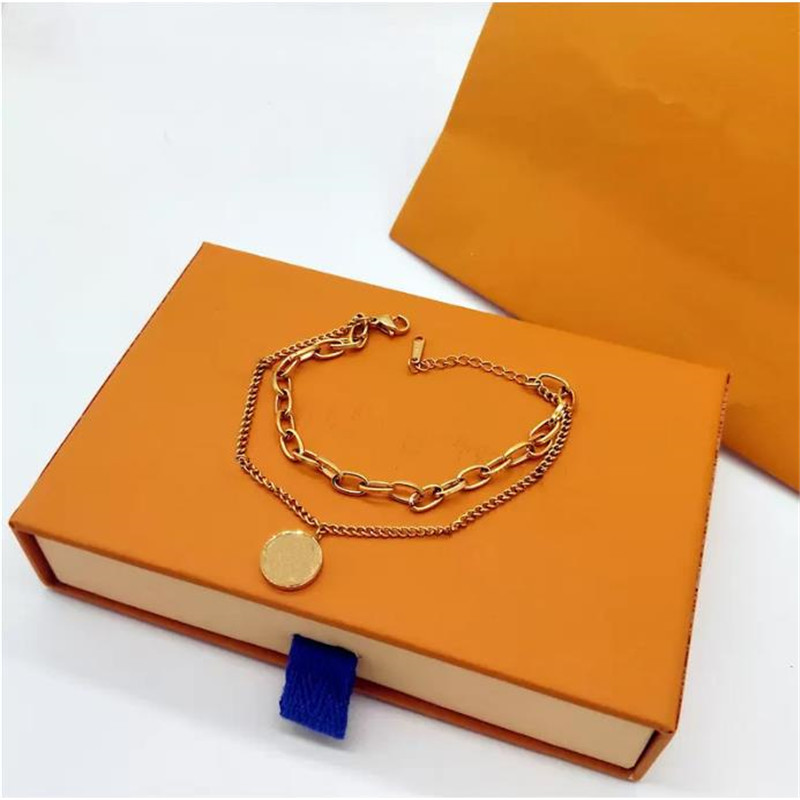 

Luxury jewelry Golden four-leaf clover round letter women bracelet Link luxury designer double-layer hollow