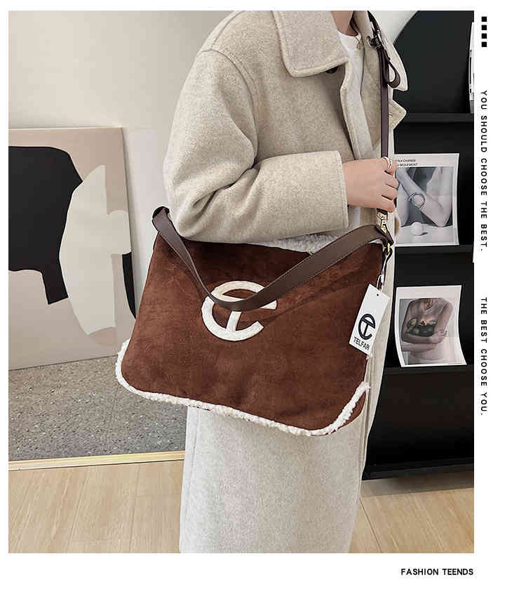 

2022 New Tote Bags Brand Winter Women Fluffy Large Capacity Shopping Bag Luxury Female Designer Soft Fur Plush TT Handbag, Khaki