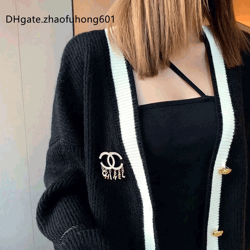 

Fall/winter 2021 Fashion Designer Women' knits wear Cardigan Casual and comfortable soft black gray 2 color C with V collar, Customize