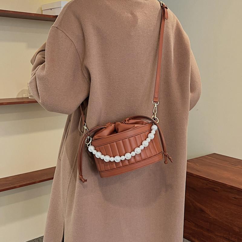 

Evening Bags Bag For Women Wrinkled Portable Pearl 2021 Bolsas Femininas Tote Fashion Single Shoulder Bucket, Black