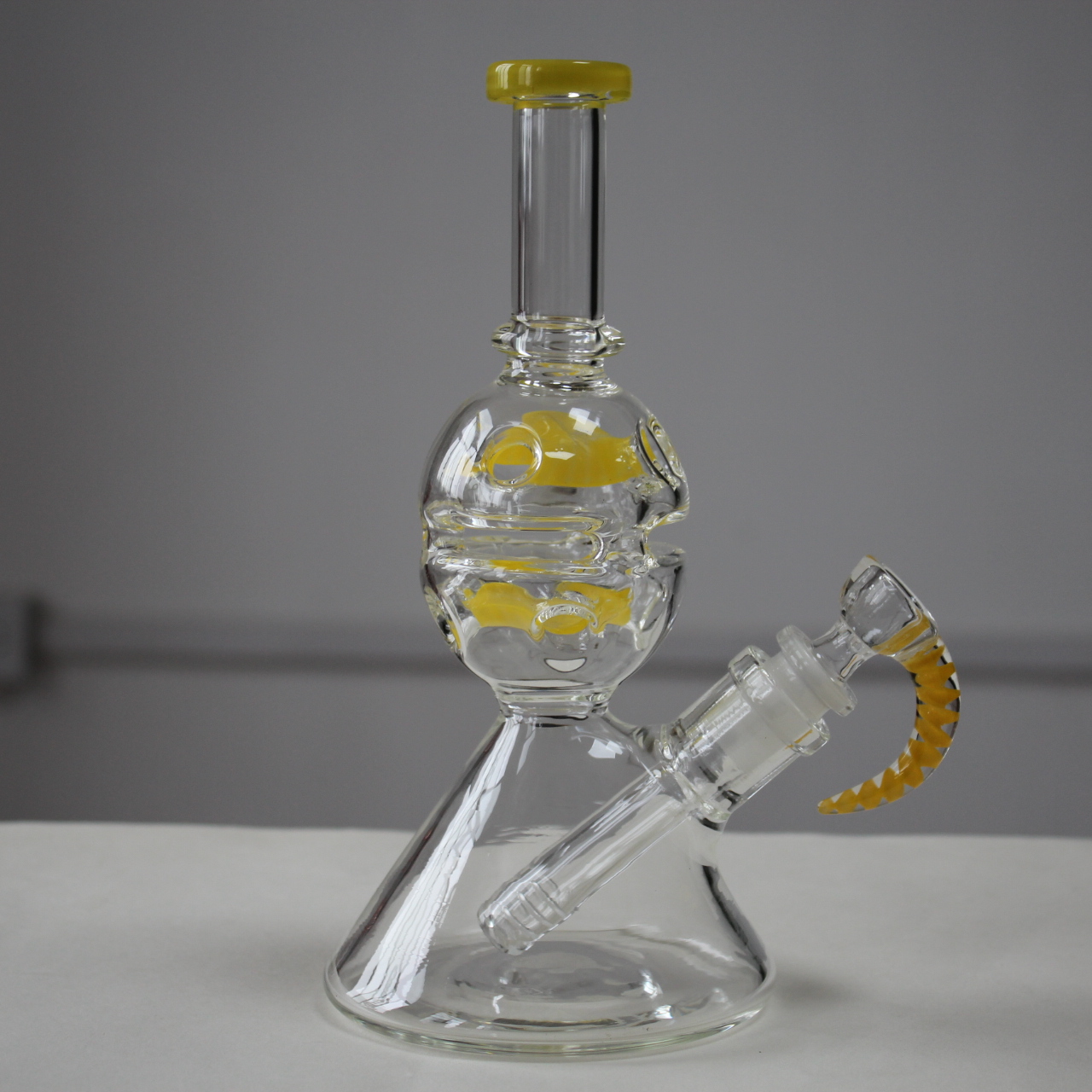 

Smoke glass water pipe bong unique oil wax rig include a down stem ang hook bowl