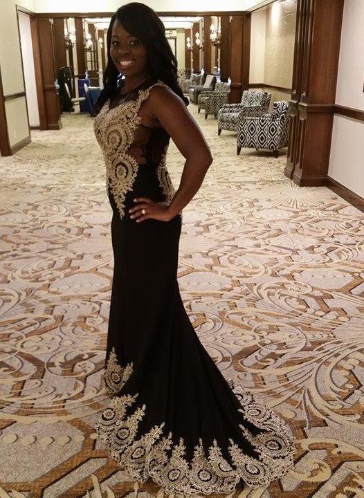 

2022 Black Long Prom Dresses Illusion Neck Mermaid Blue Prom Gown Gold Applique Sleeveless Red Floor Length Evening Dresses US Stock CPS234, Same as picture