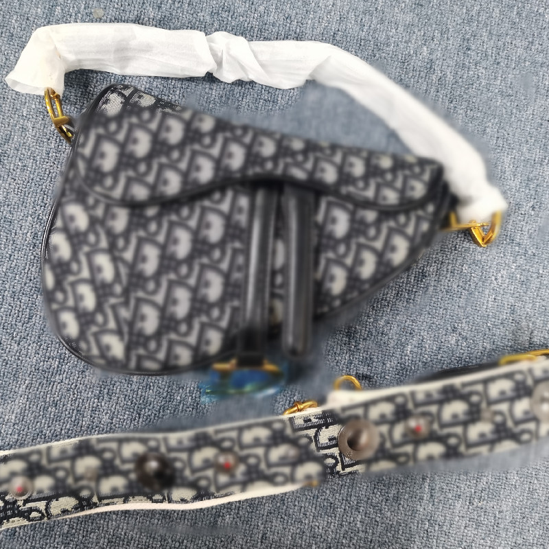 Femmes Luxurys Mode Designers Sacs 2021 Portefeuille pour femme Broderie Selle Houlier Messenger Dame Sac à main Sac de soirée de luxe