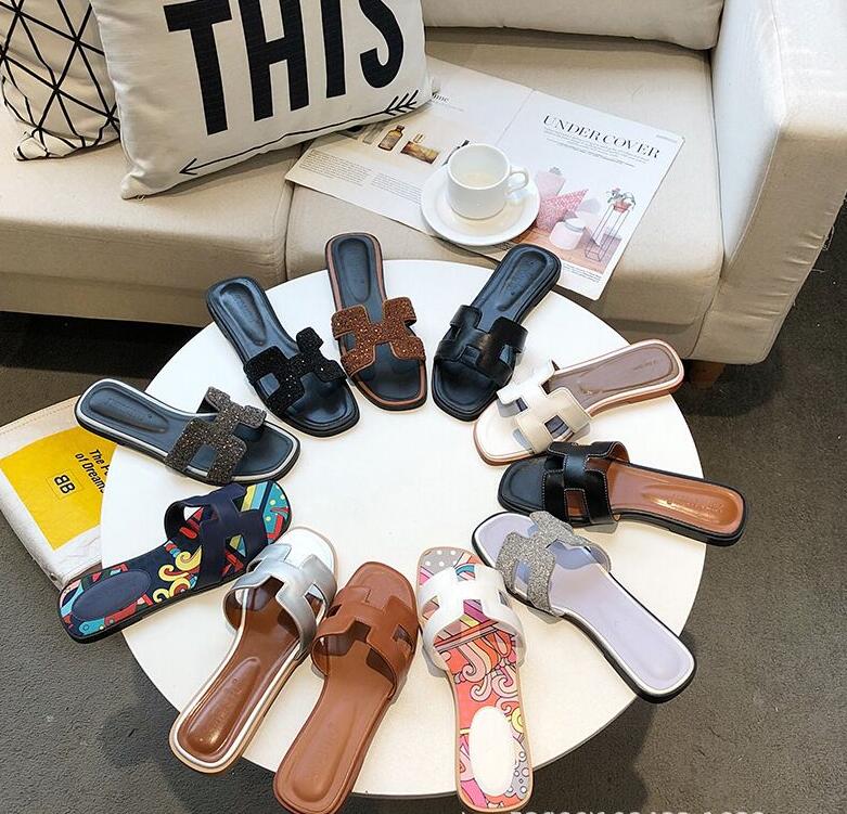 

beach slippers Classic Flat woman slippers Summer lady Cartoon Big Head Slippers Leather Hotel Bath fashion women shoes Large size 34-41-42