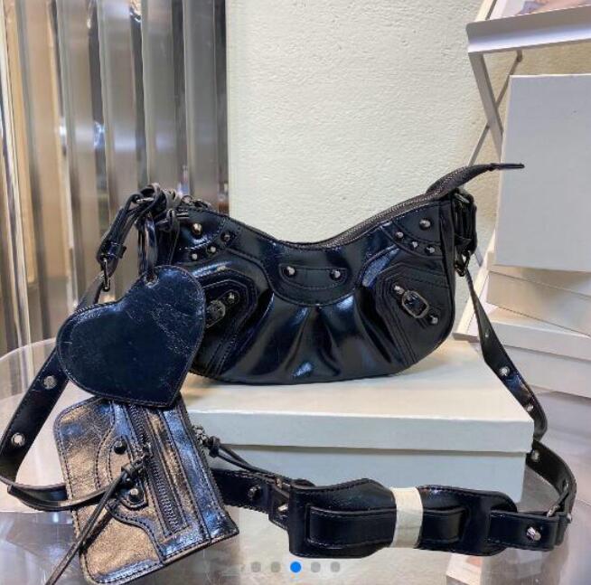 

designer Shoulder Crossbody Bag Tote Purse Locomotive Pattern Fashion Genuine Leather Rivet Decoration Zipper Removable Strap BA12458, White