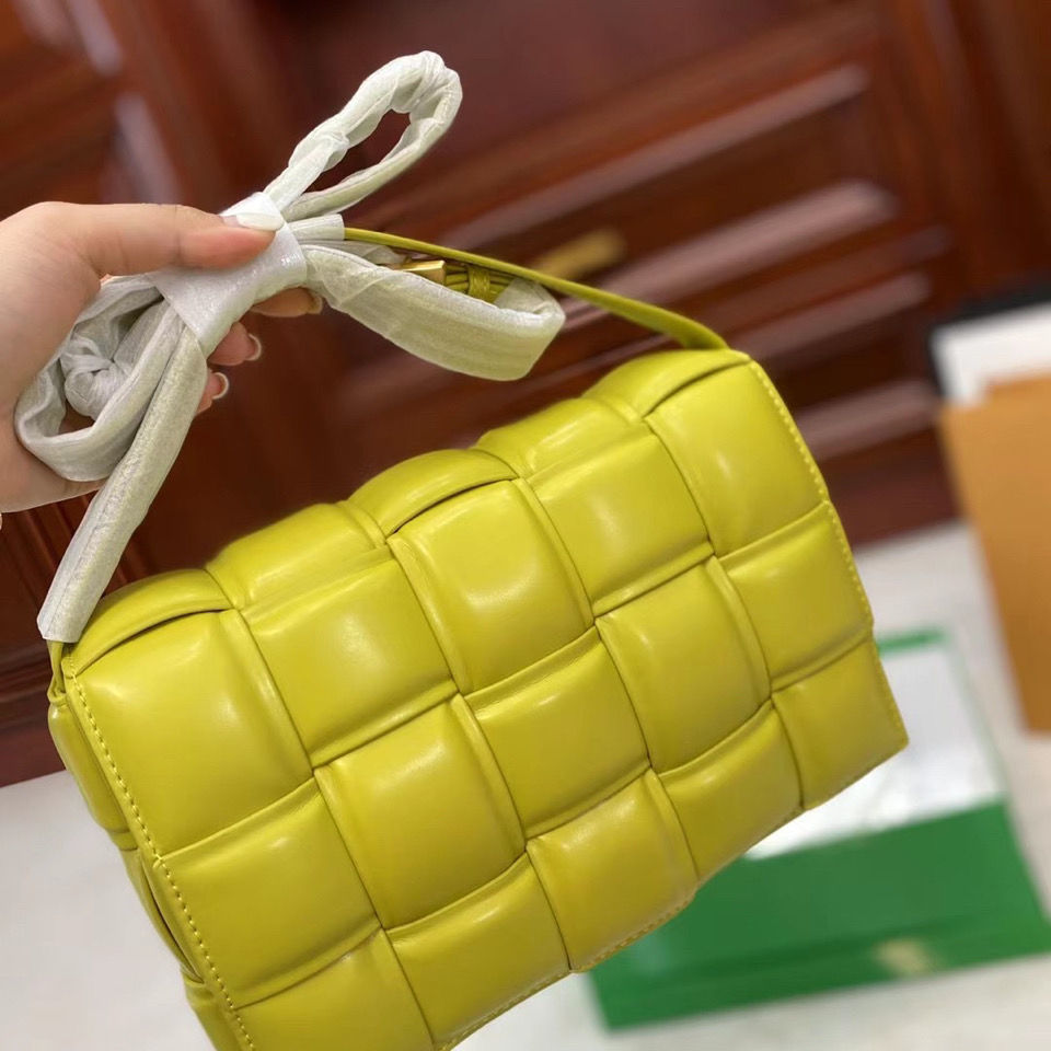 

outlet cloud crossbody tote shoulder Bottegas woven pillow , versatile design, leather , high-grade small square bag