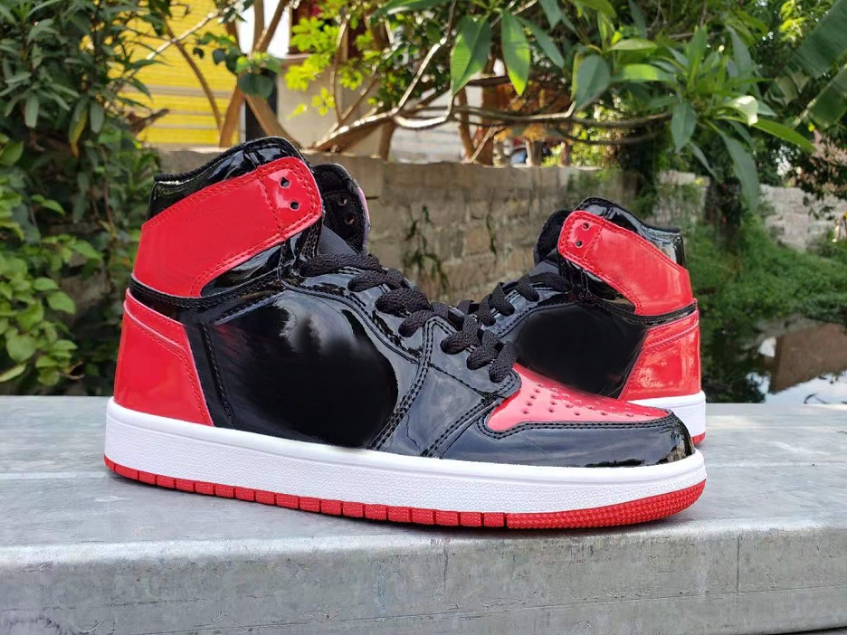 

1 High OG Bred Patent Men Basketball Shoes 1s Black White-Varsity Red outdoor Sneakers 555088-063 With box us 7-12