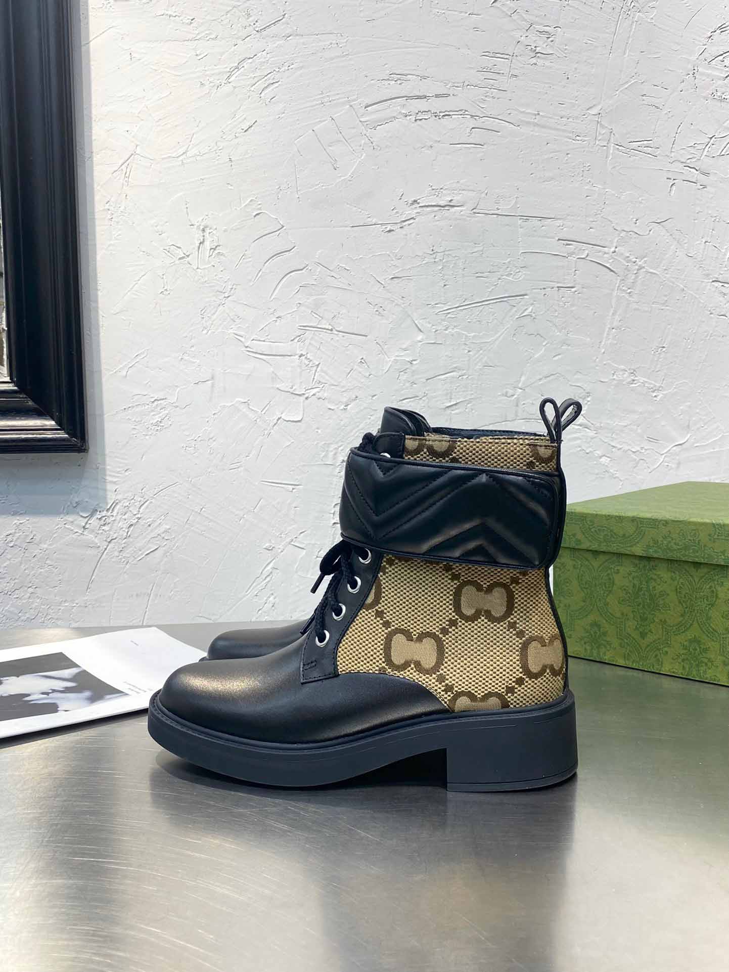 

European and American style classic low heel women's short boots leather splicing material send bag size 35-41, Black