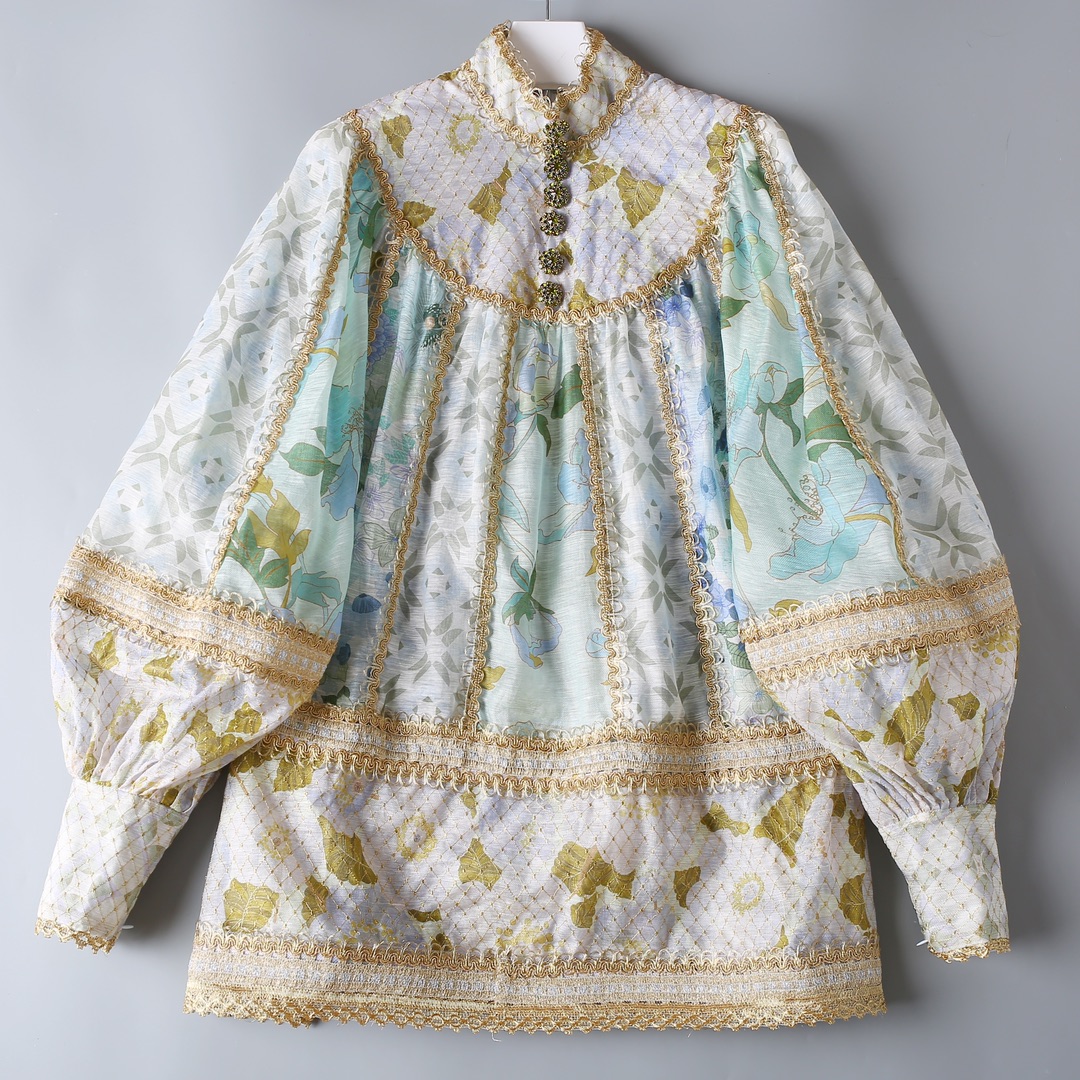 

Poster shows the same temperament new dress, Customize