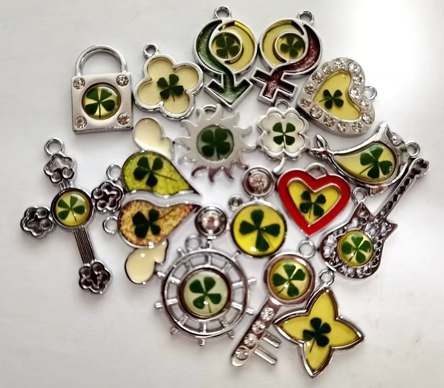 

20 pcs fashion keychain real four leaf clover mixed design vogue jewelry