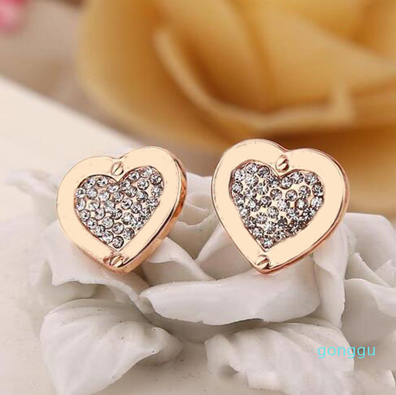 

luxury- Fashion Letters Crystal Contracted Earrings Loving Heart Alloy Stud Earrings Gold Silver Rose Gold