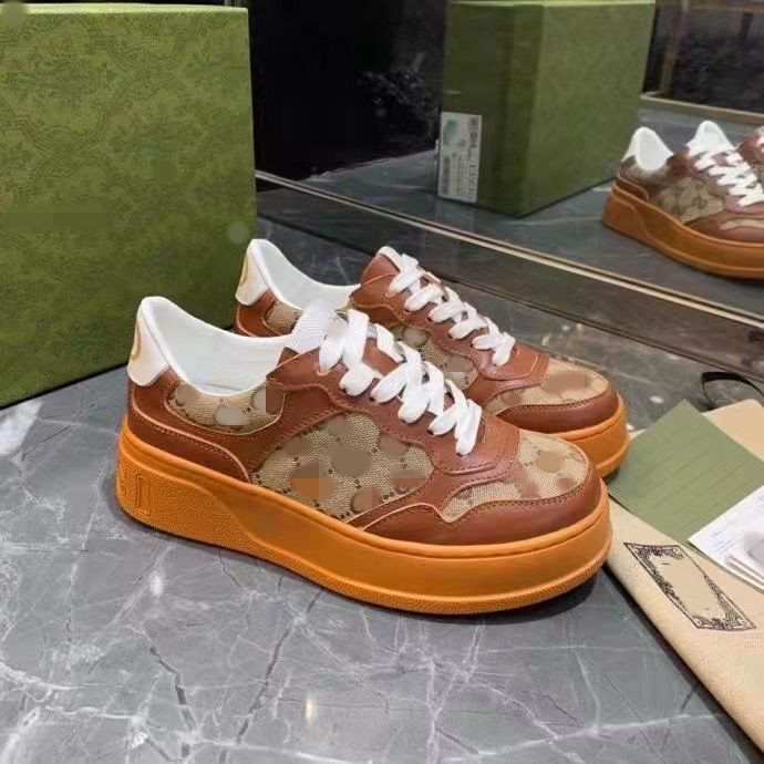 

High Quality Platform Casual Shoes Men Women Cow Leather Low Top Snakers Embroidery White Black Designer Dress Shoe Size 35-45 kjlkk0001