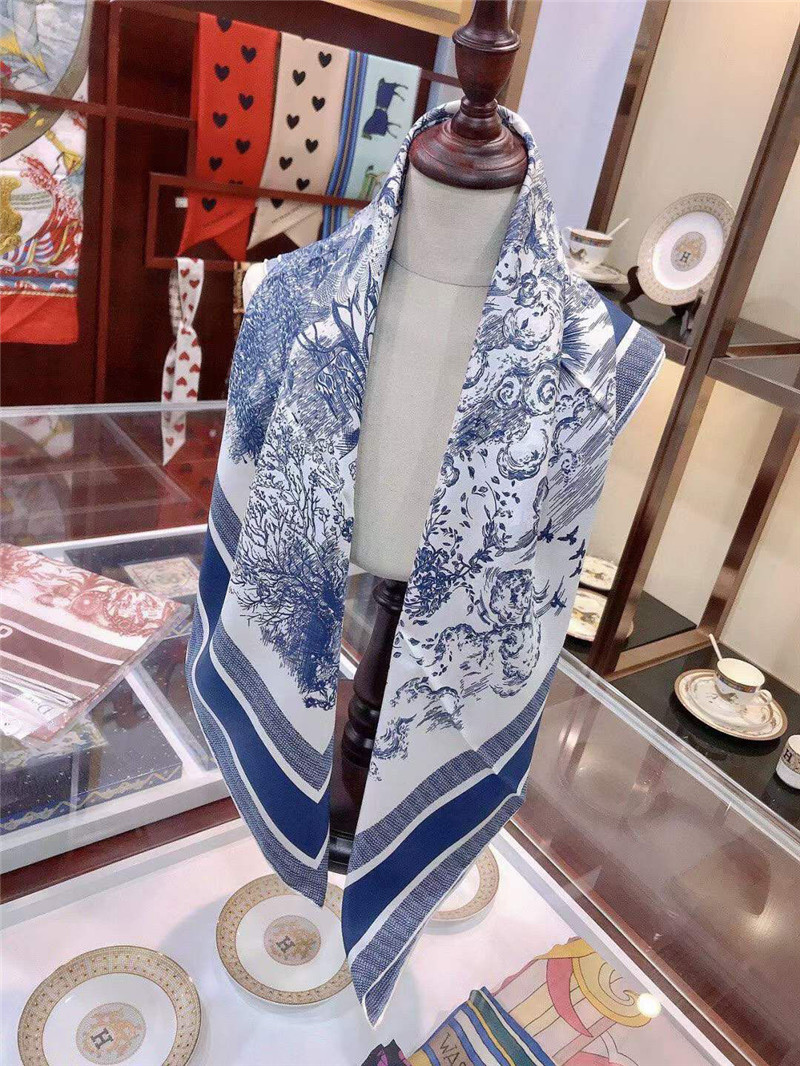 

High-grade printed square scarf Fashion elegant temperament style silk scarf boutique square 90*90cm, Blue;gray