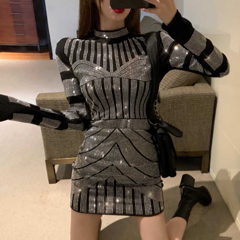 

High Quality Fall 2 Piece Set Black T shirt + Mini Skirt Sexy Shiny Diamonds Pullover Women Fashion Clothes 210526, Photo color