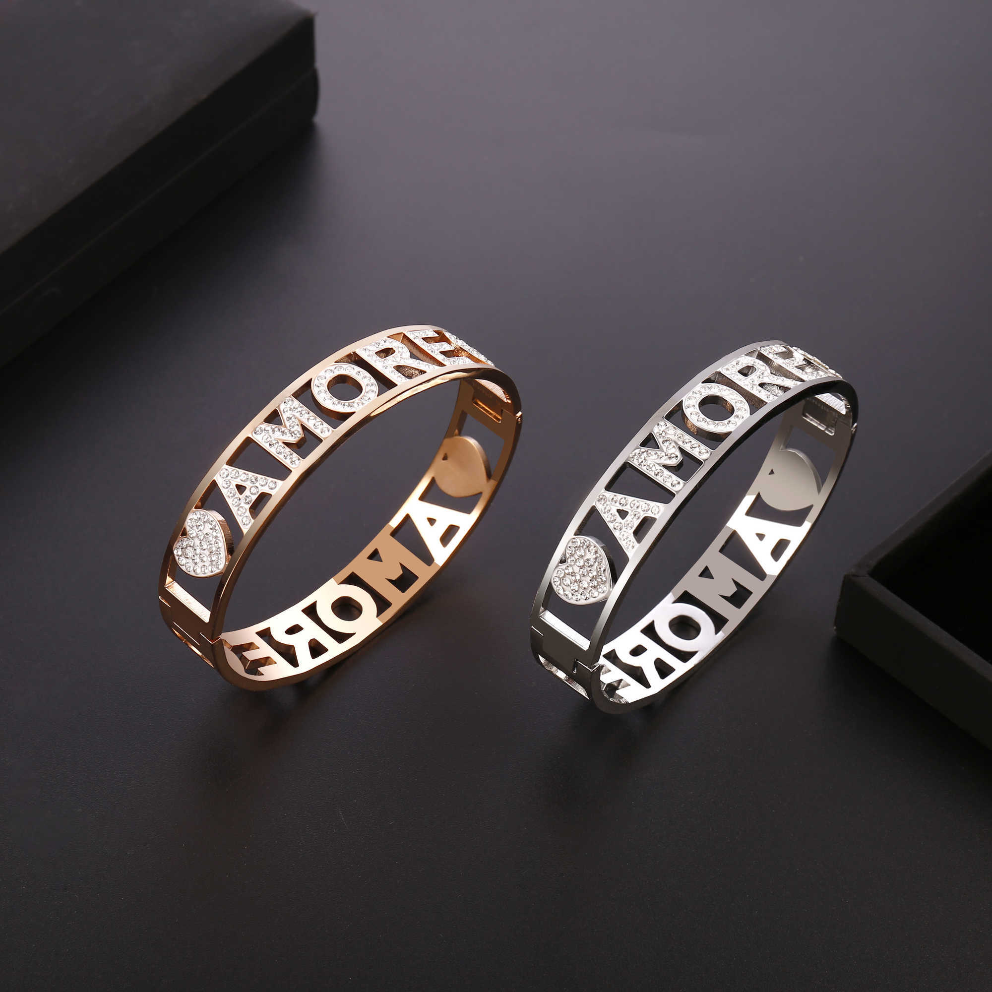 

Rose Gold Amore Crystal Letter Bangle Bracelet for Women Stainless Steel Bangle Gift Jewelry Bijoux Femme 2020 Wholesale Q0719