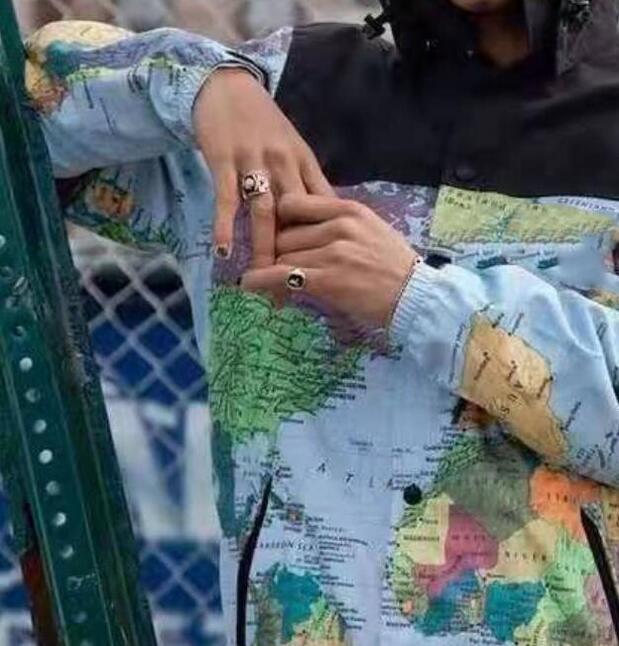 

2021 New Designer Hoodie Mens Jacket Clothing Letters Embroidery Reflective Jackets Hooded Men Luxury Jackets Hoodies Noctilucent Size M-3XL, Multi