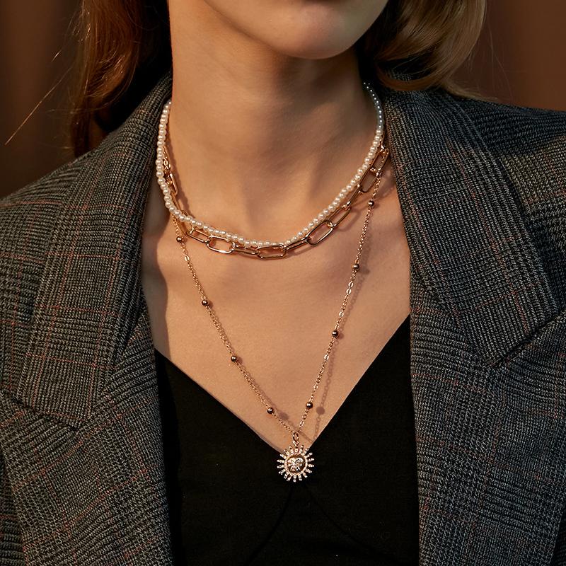 

Pendant Necklaces Punk Multi Layered Imitation Pearls Chain Necklace Carved Portrait Sun Coin For Women Vintage Collar Jewelry