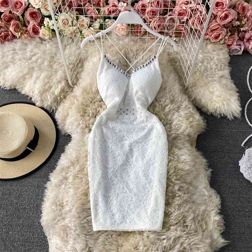 

Sexy Low Cut V-neck Lace Mini Dress White Black Decoration Strappy Criss-cross Slim Club Party Summer Chic 210603