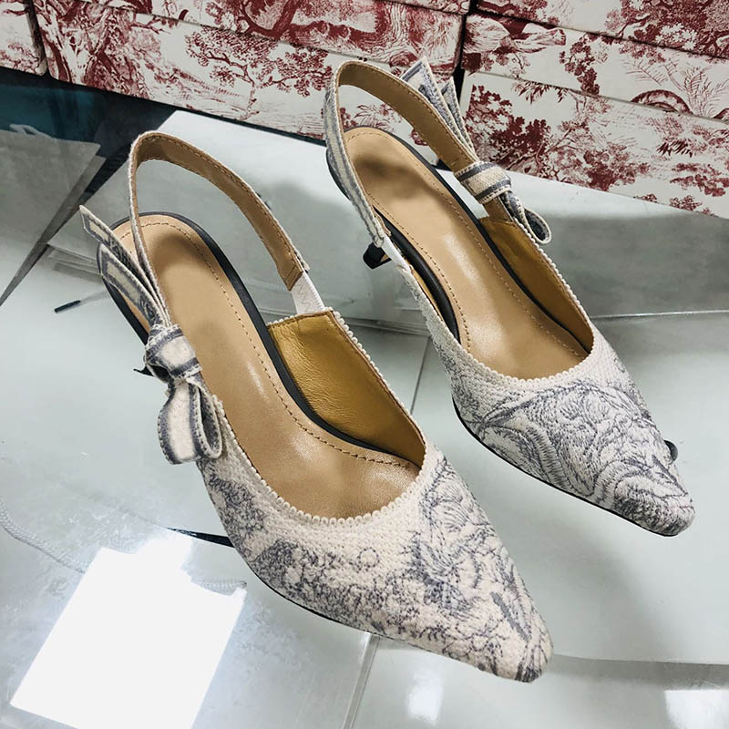 

2021 New Summer High Heels Letter Bow Knot Lady Mesh Flat Stylist Shoes Women Runway Pointed Toe Shoes Low Heel Shoes Women Party Sandals dz, Black