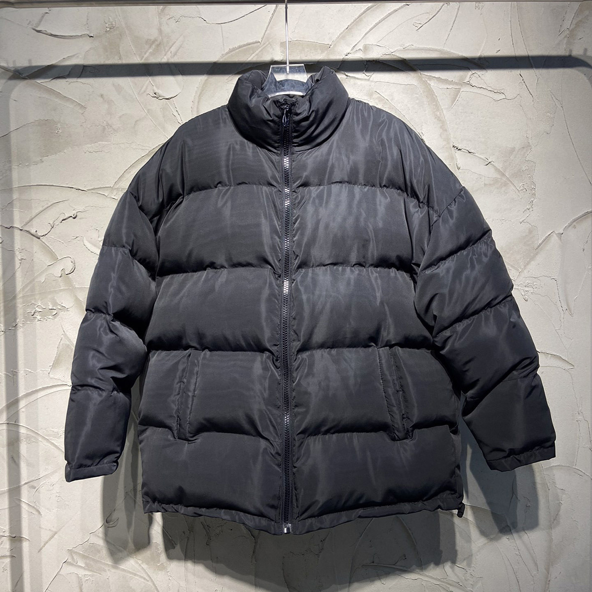 Men down jacket Letter Appliques classic Winter parka Double Zipper Outwear paris Fashion Gentlemen Stand Collar warm Coat