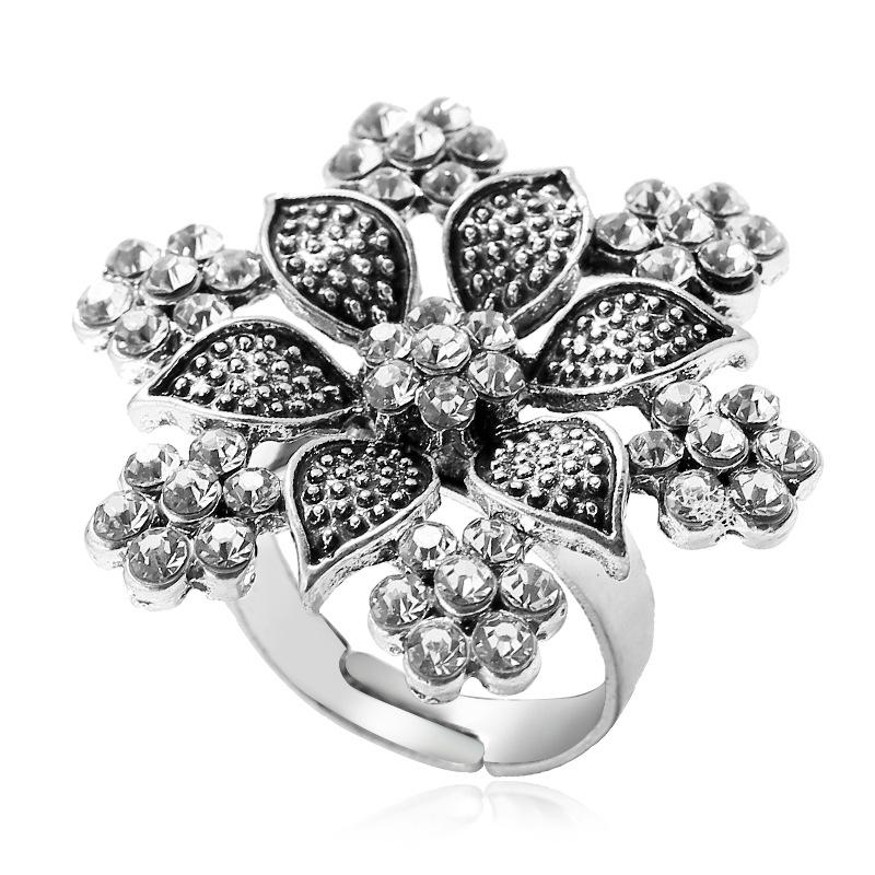 

Cluster Rings Vintage Antique Silver Color Flower Ring Women's Wedding Bands Rhinestone Party Boho Anel Gypsy Tribal Nepal Jewelry