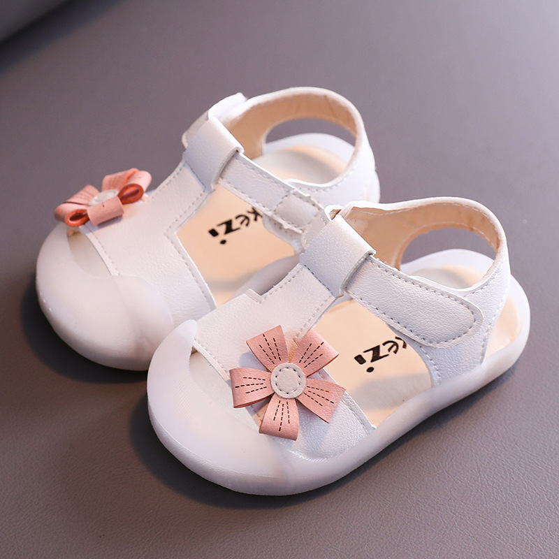 

Summer Beach Shoes T-strap Cut-outs Covered Toes Anti-kick Flowers Sweet Toddlers Girls Floral Sandals Baby First Walkers Kids, White