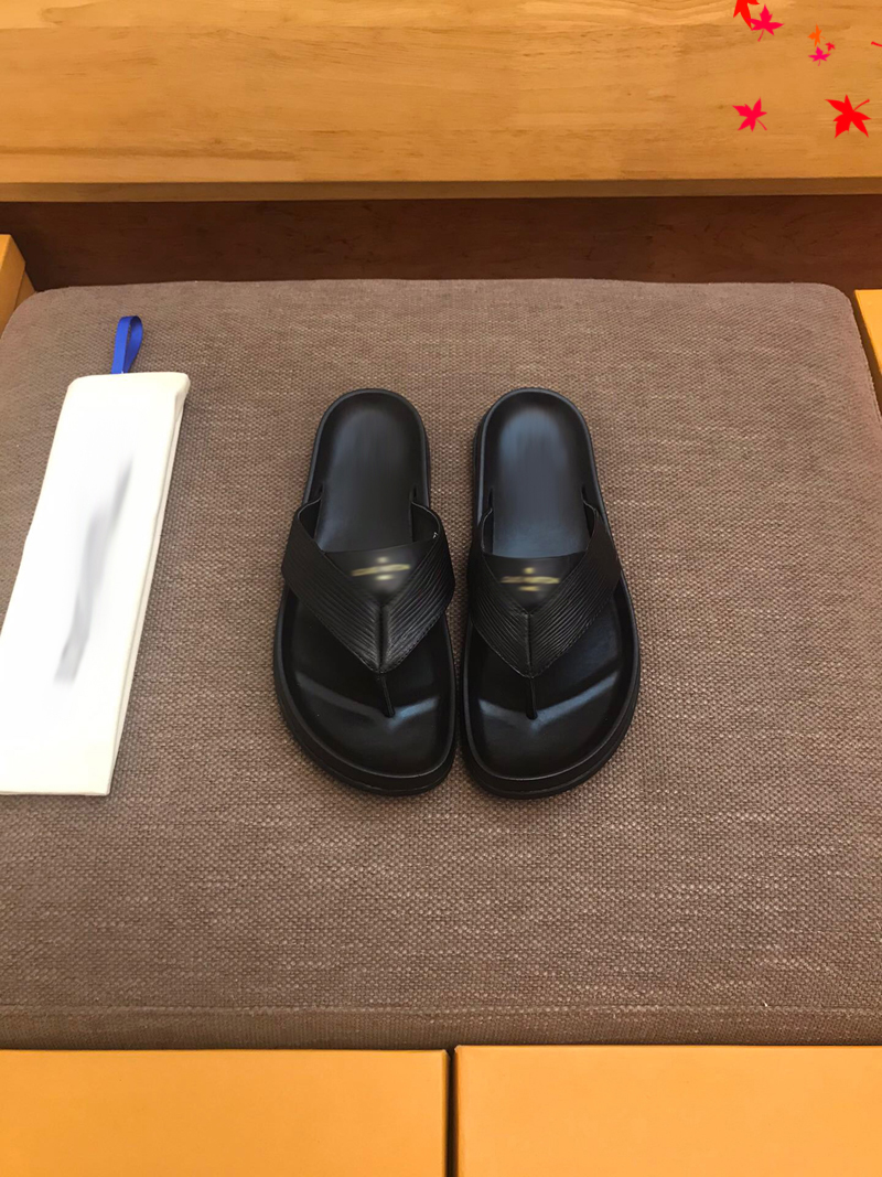 

2021 Designer luxurys slippers men sandals fashion beach shoes flip flops flat non-slip classical hole slipper with box size 39-45 -G75, Black