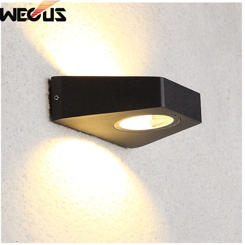 

2021 New in the Open Air Decorative Dwaterproof Proof Rust Water Up and Down Spotlight Led Minimal Monder Buitenlamp Courtyard Villa Wall Qc