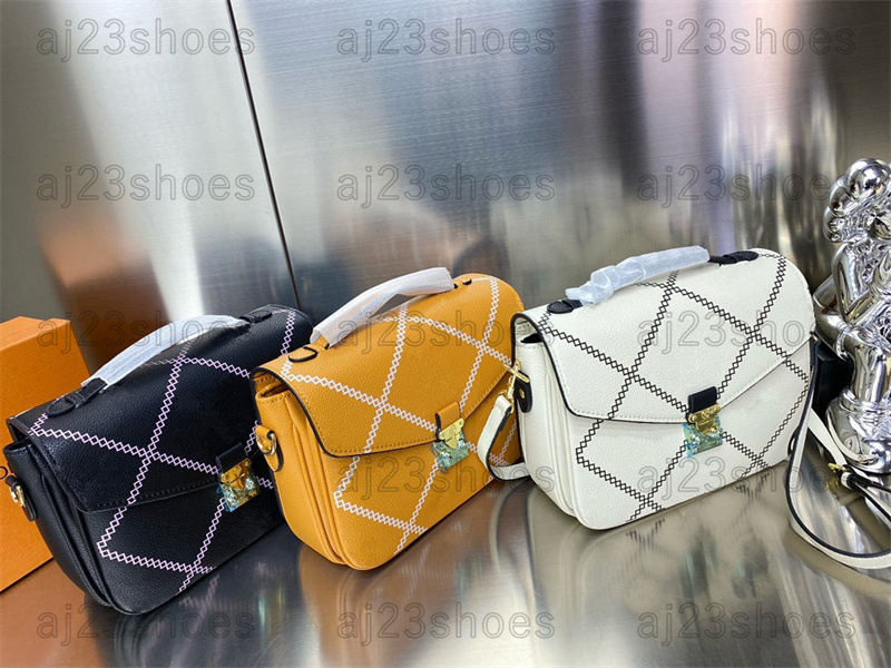 

New Release Pochette Luxurys Messenger Bags Black White Modern Diamond Pattern Crossbody Designers Womens Handbags Purses, 02