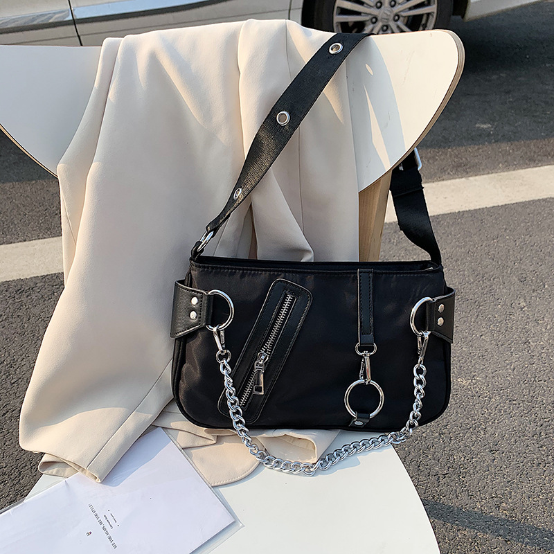 

Rivet Women Shoulder Bag Causal Luxury ladies Hand bags Designer With Mini Pocket chain Female Messenger Bag handbag black