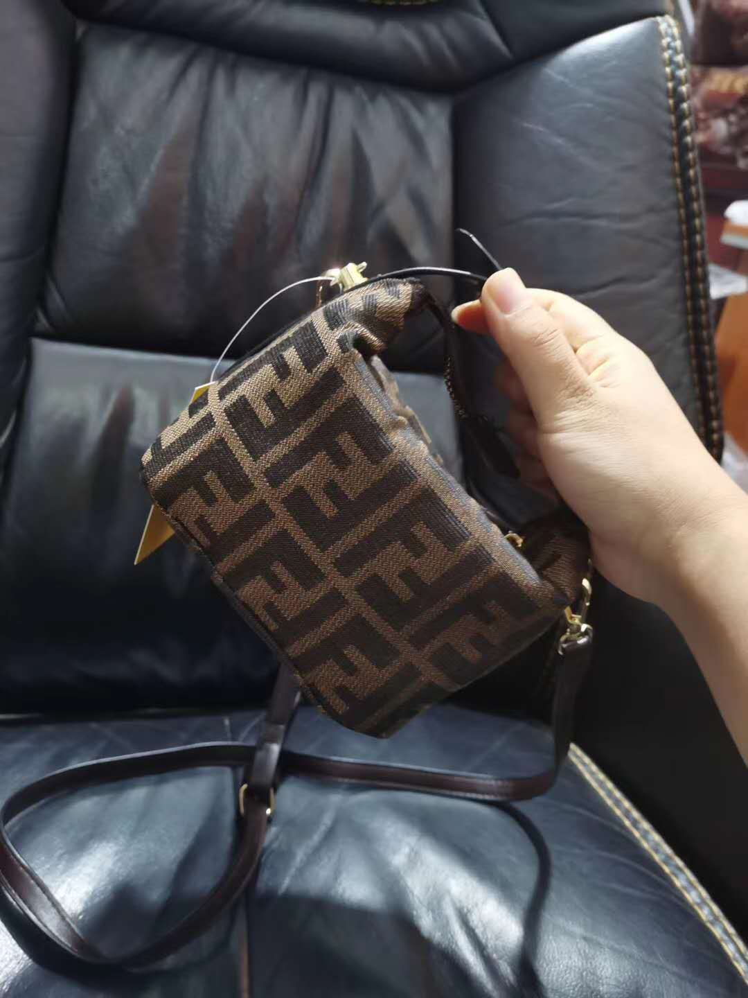 

F family lunch box old flower armpit square new style small bag in spring and summer mini one shoulder handbag