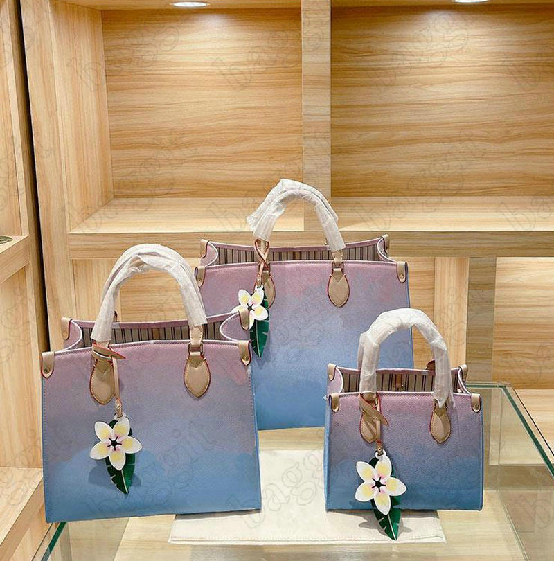 

Women Luxurys Designers Bags MM Tote Designer Shoulder Colored Monograms Giant Canvas Leather Handbag Colorful Flower Ch, Bubble wrap packaging