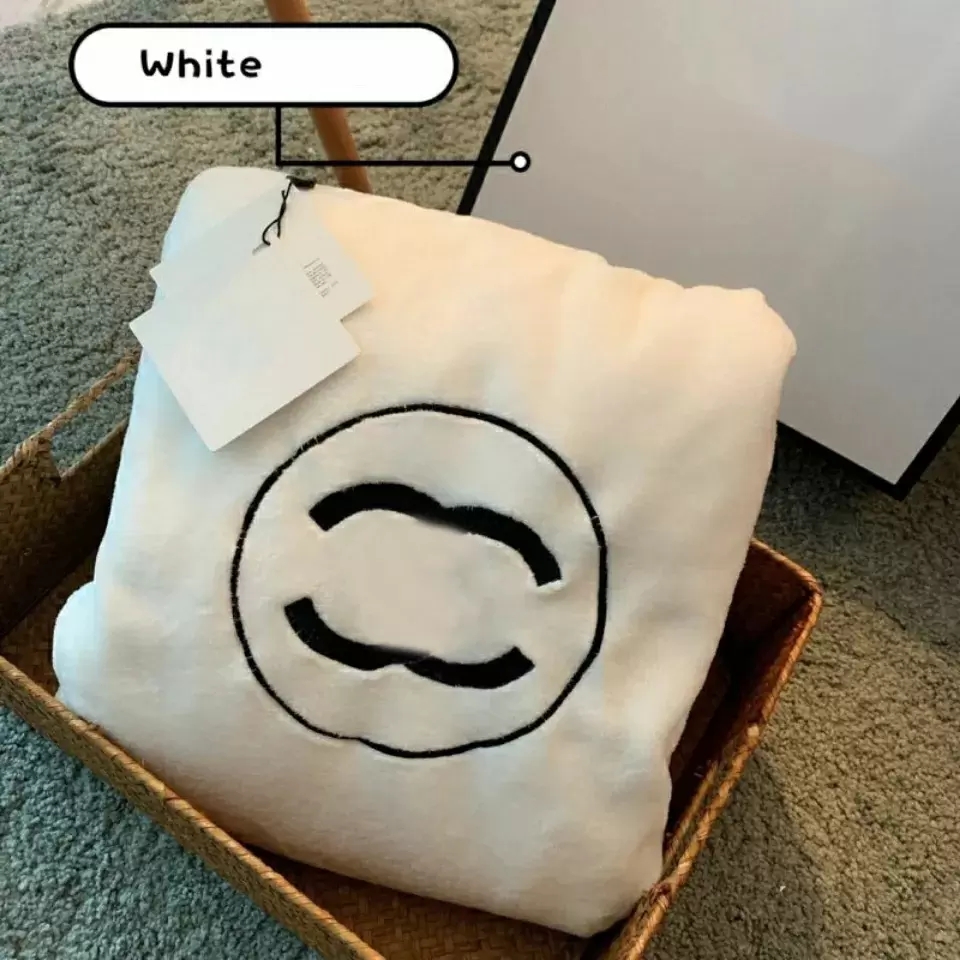 

Fashion Letter Blanket Classic Luxurys Designers Blankets Simplicity Superior Quality Casual Blanket Leisure Time Delicate c Blankets 2112041L