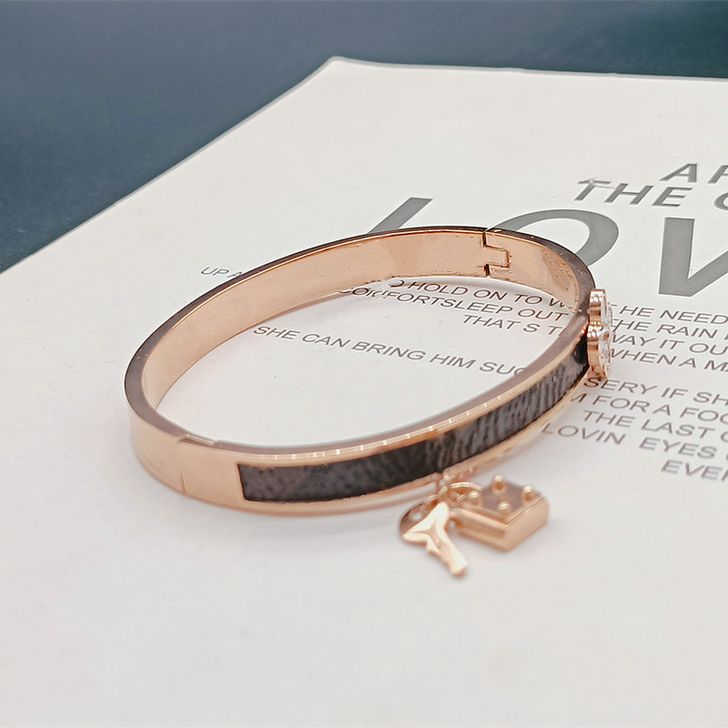 

Titanium steel rose gold Bangle bracelet flower for women female key lock leather lady fashion golden wedding anniversary gift jewelry