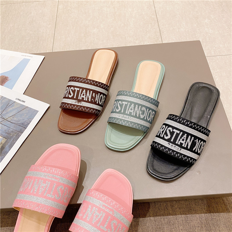 

New fashion embroidered letter slippers for women's summer, Black
