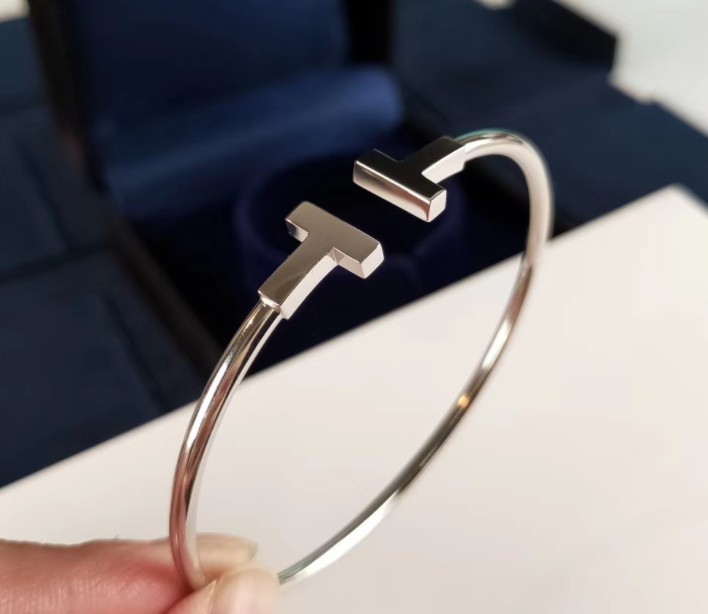 

T head rose gold bracelet zirconium drill female bracelet T home fashion silver ornaments, Golden;silver