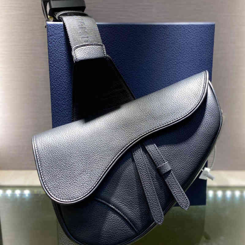 

large-capacity handbagsHandbag 2021 Spring New Fashion Manyin Men's Canvas Cowhide Chest Waist Cross Saddle ZlyDesigner Bags, Sky blue