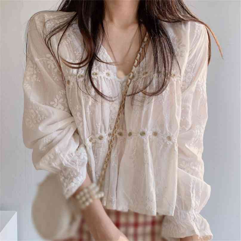 

Chic Hollow V-neck Blouse Korean Fashion Flower Blouses Women Spring Autumn Long Sleeve Shirt Tops 210719, White
