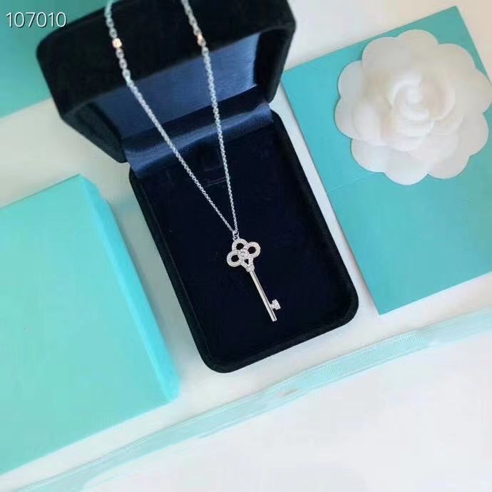 

Luxury Brand Designer Key Pendant Necklace Full Crystal S925 Sterling Silver Hollow Charm Short Chain Jewelry For Women